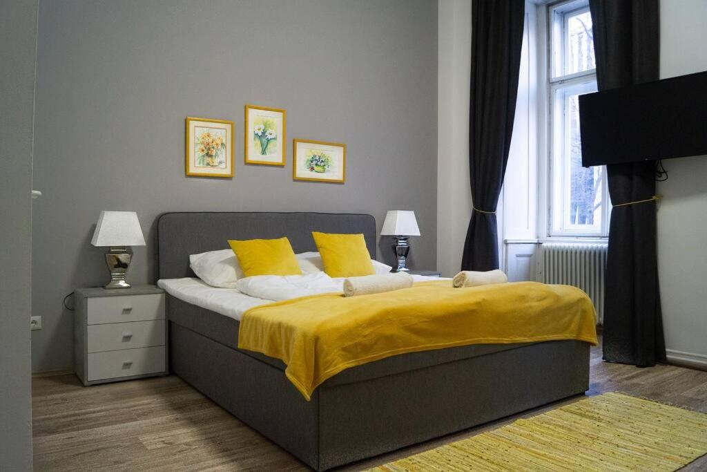 Quadrable King Room w/ Cityview Mariahilferstr F