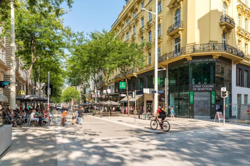 Quadrable King Room w/ Cityview Mariahilferstr F