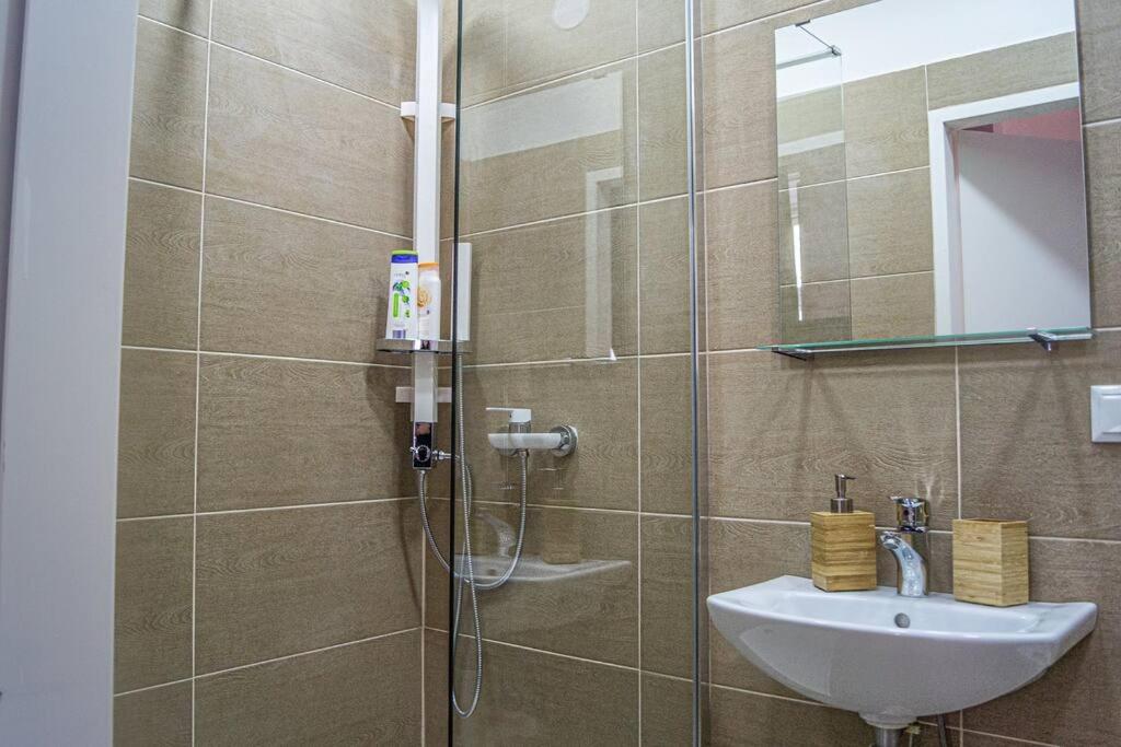 Quadrable King Room w/ Cityview Mariahilferstr F