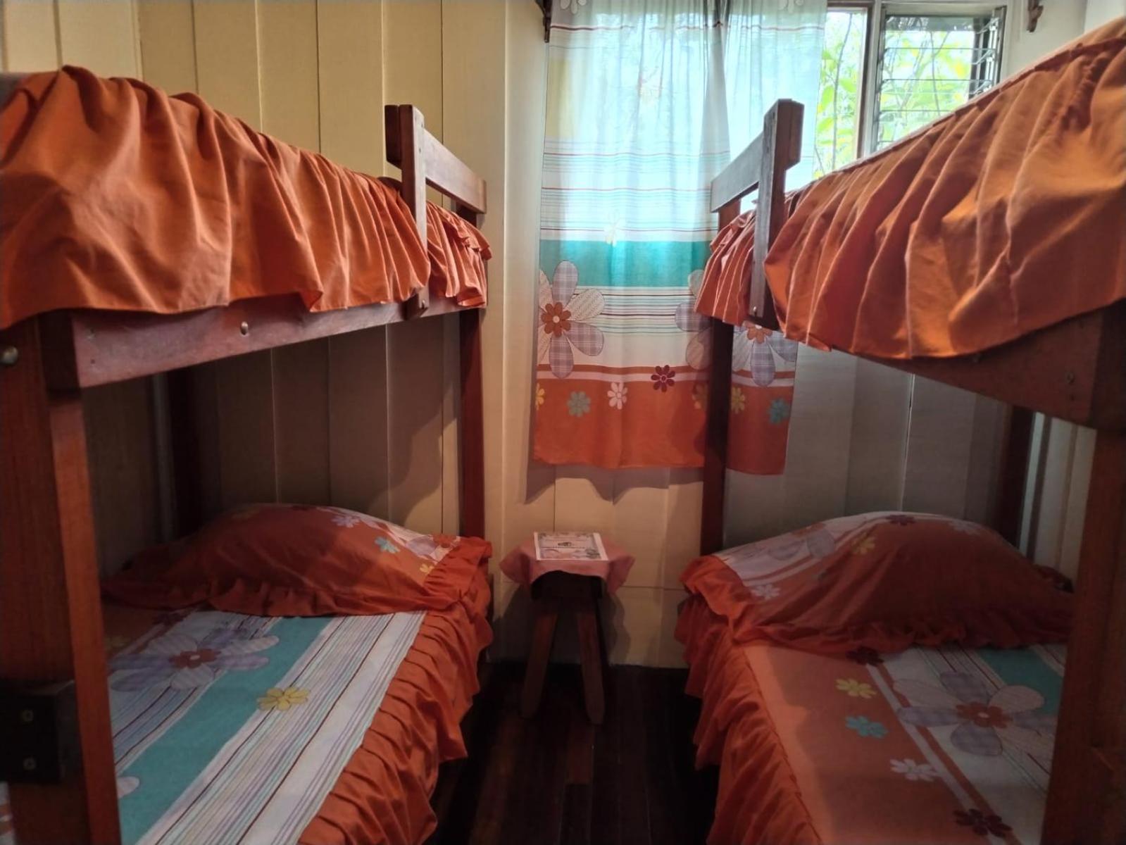 Pensión y Cabinas Colibrí B&B Costa Rica