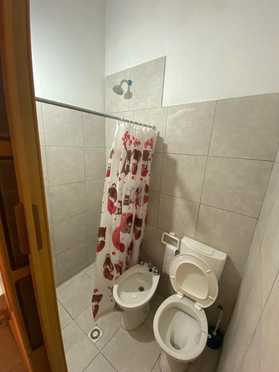 Casa para 4 personas, DOS HABITACIONES, excelente ubicación a 30 metros del casino, y a 50 metros de la parte principal de costanera , equipada entera, wif