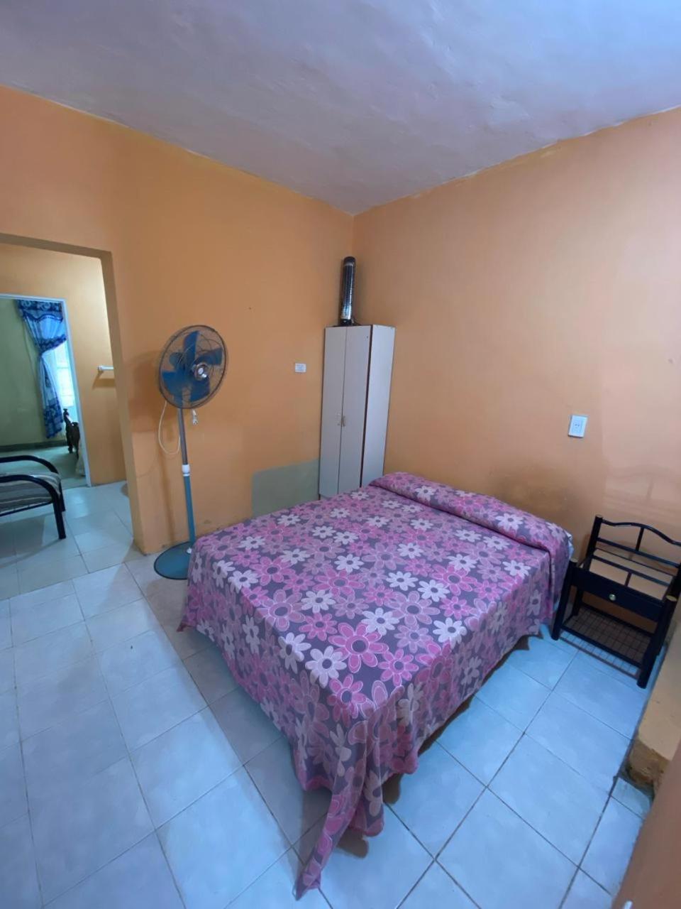 Casa para 4 personas, DOS HABITACIONES, excelente ubicación a 30 metros del casino, y a 50 metros de la parte principal de costanera , equipada entera, wif