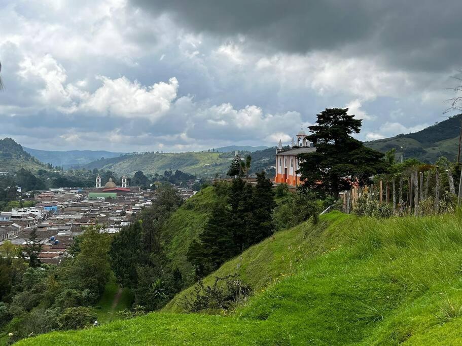 Alojamiento campestre con hermosas vistas