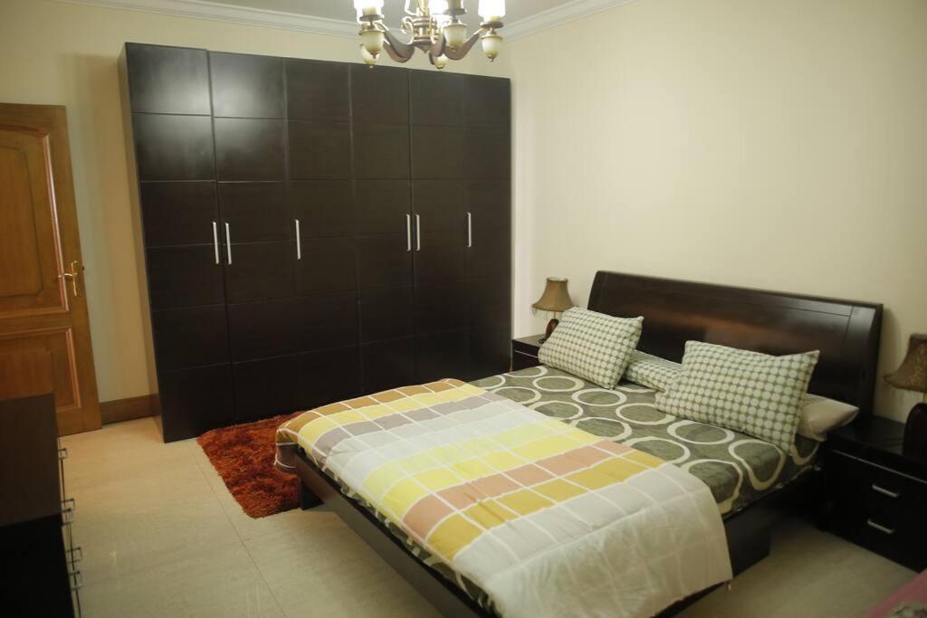 Zamalek Retreat: Premium Stay with Nile View
