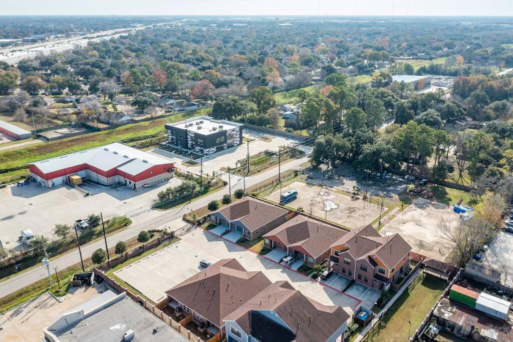 Pet OK, 10 min to Alphaland, Home Gym, Gated - Property Image 6