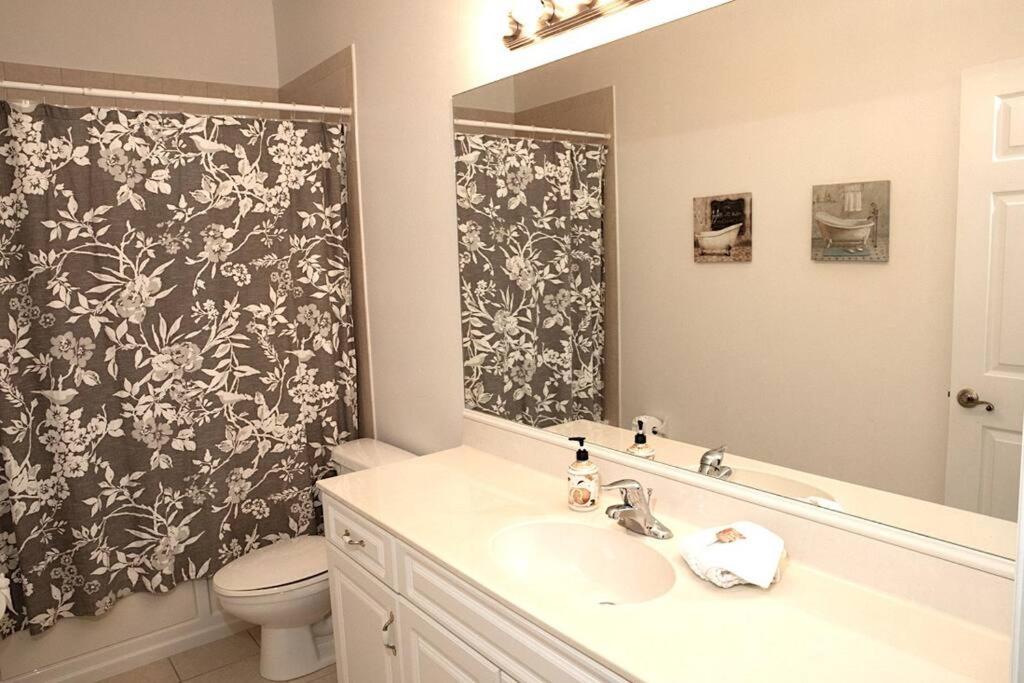 Affordable Condo 3 miles from Disney and Golf!