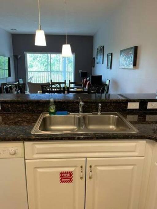 Affordable Condo 3 miles from Disney and Golf!