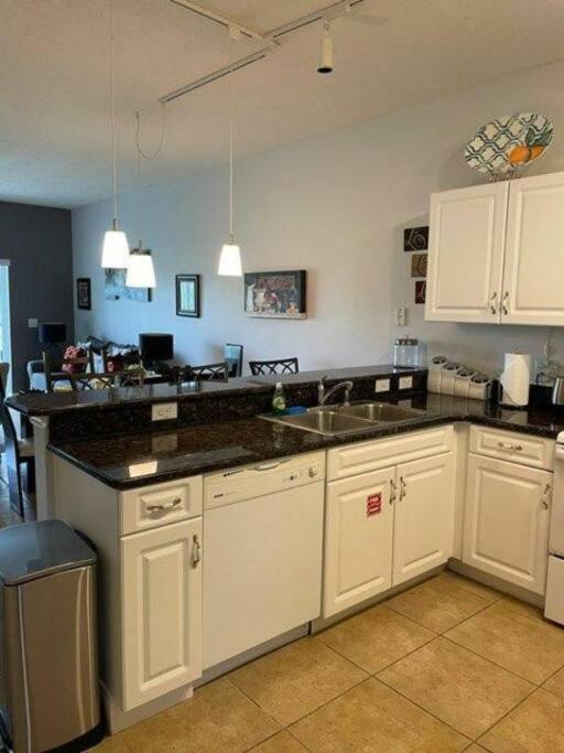 Affordable Condo 3 miles from Disney and Golf!