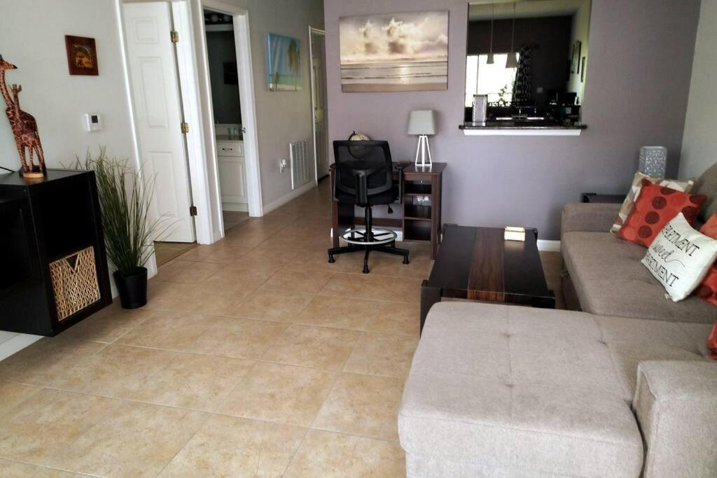 Affordable Condo 3 miles from Disney and Golf!