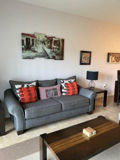 Affordable Condo 3 miles from Disney and Golf!