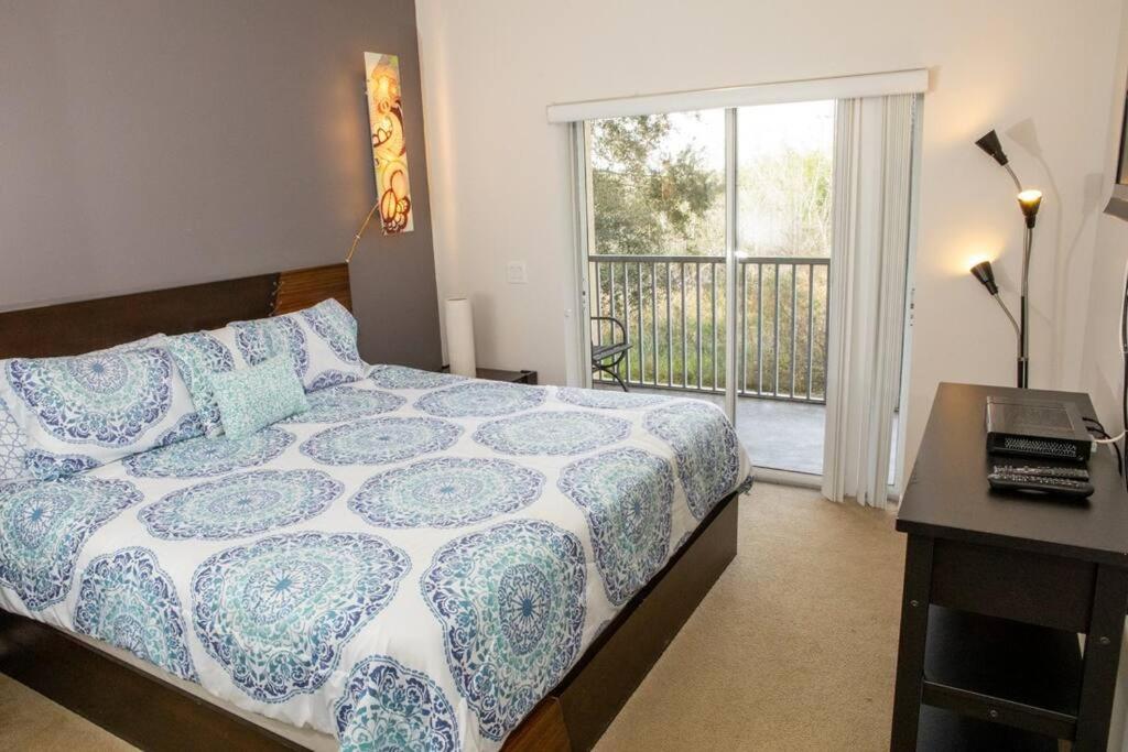 Affordable Condo 3 miles from Disney and Golf!