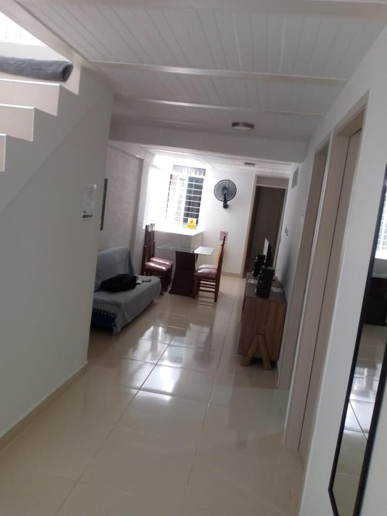 ALQUILO''APARTAMENTO COMPLETO con ZONA PRIVADA SOCIAL BARBECUE BBQ'' para FAMILIAS-3 HABITACION-2 duchas