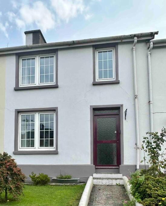 Beautiful House In Town view 5