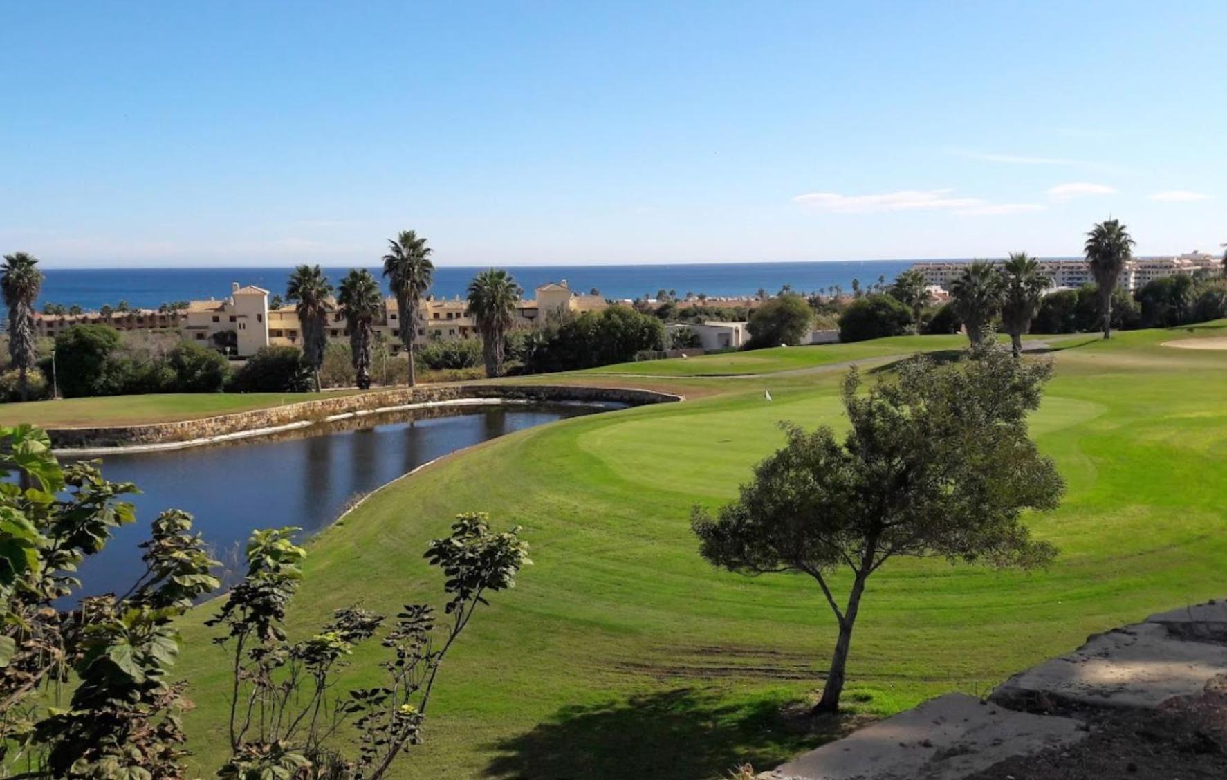 Lovely Aldea Beach Apartment