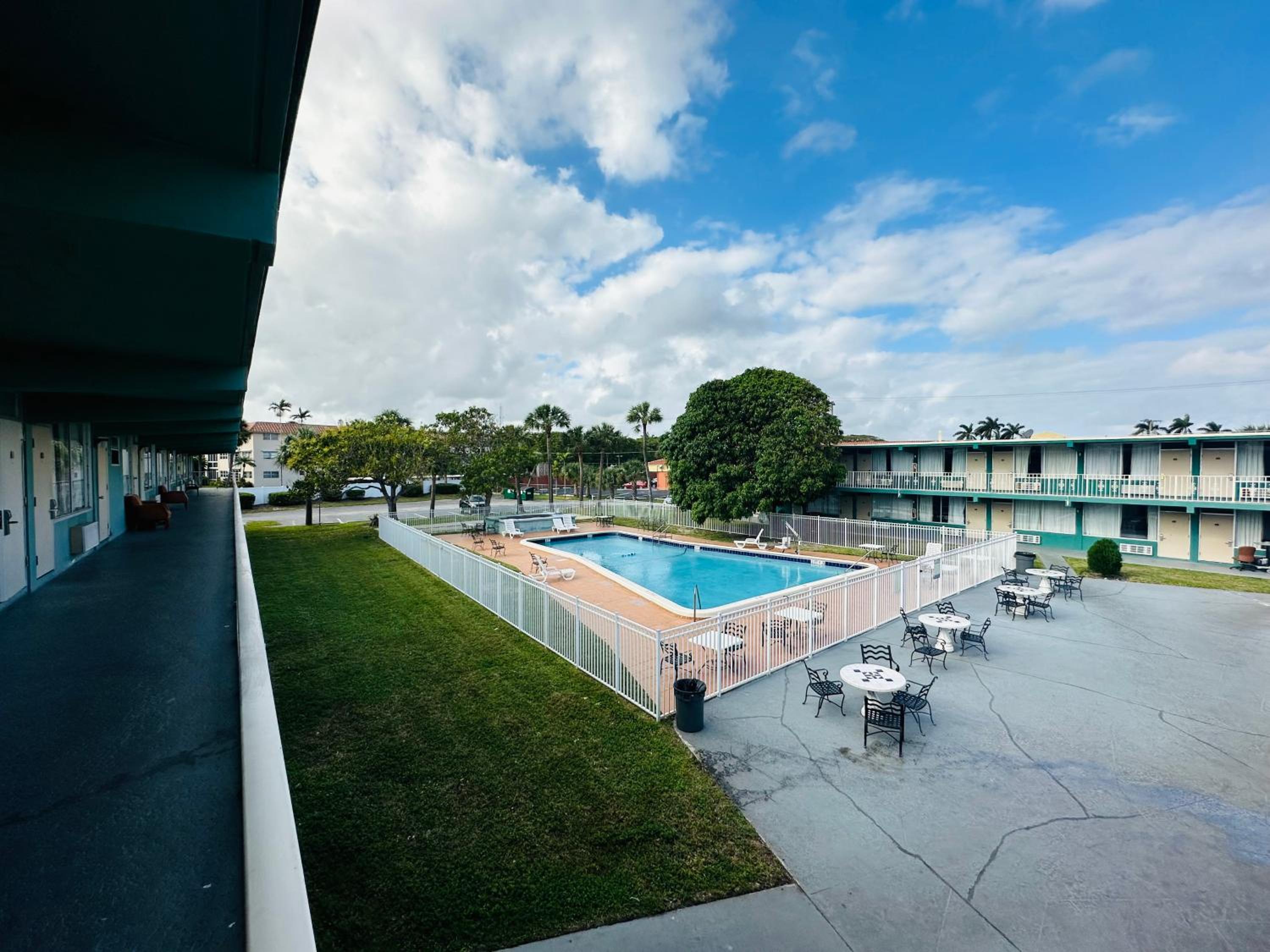 Boca Inn