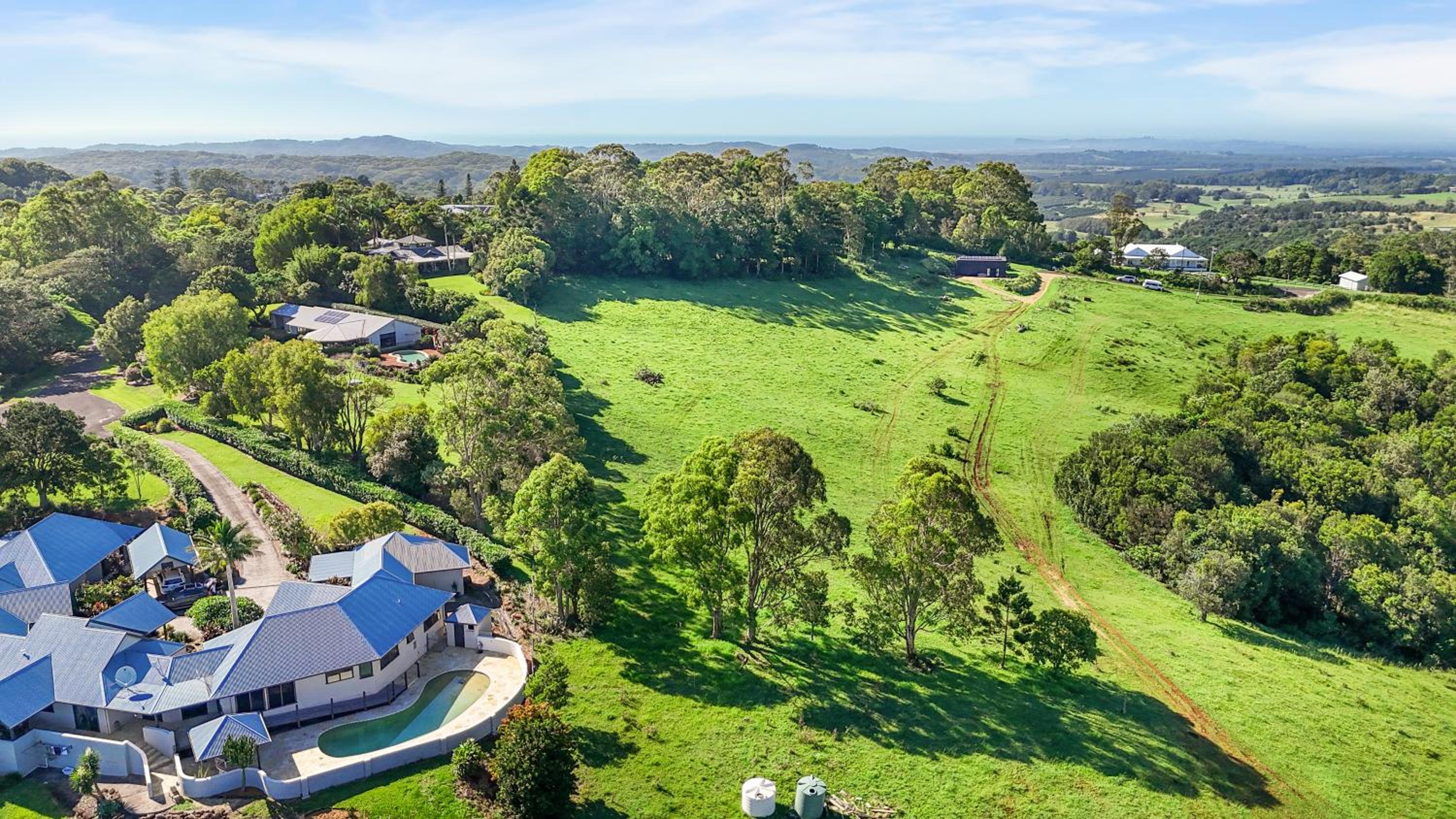 Byron Bay Hinterland Breeze 2bed & pool