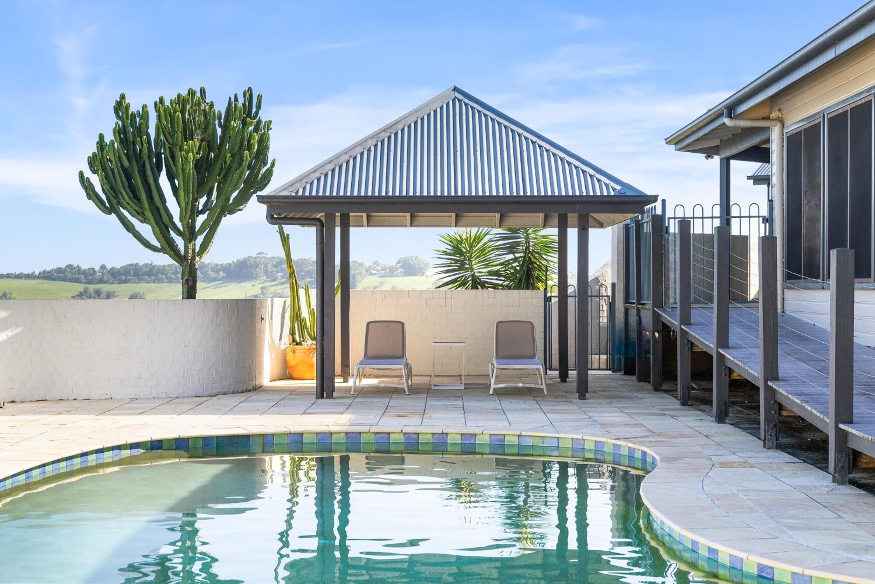 Byron Bay Hinterland Breeze 2bed & pool