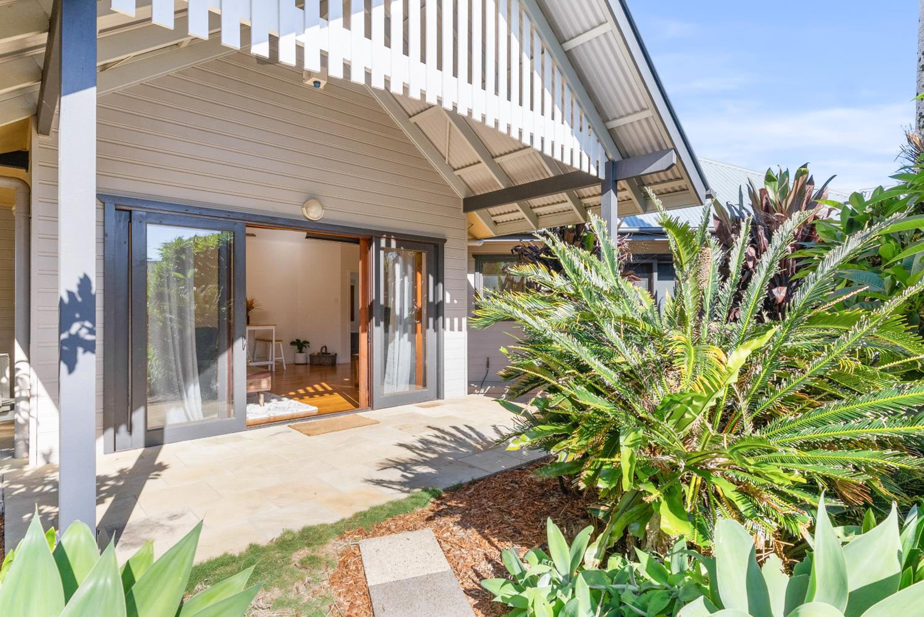 Byron Bay Hinterland Breeze 2bed & pool