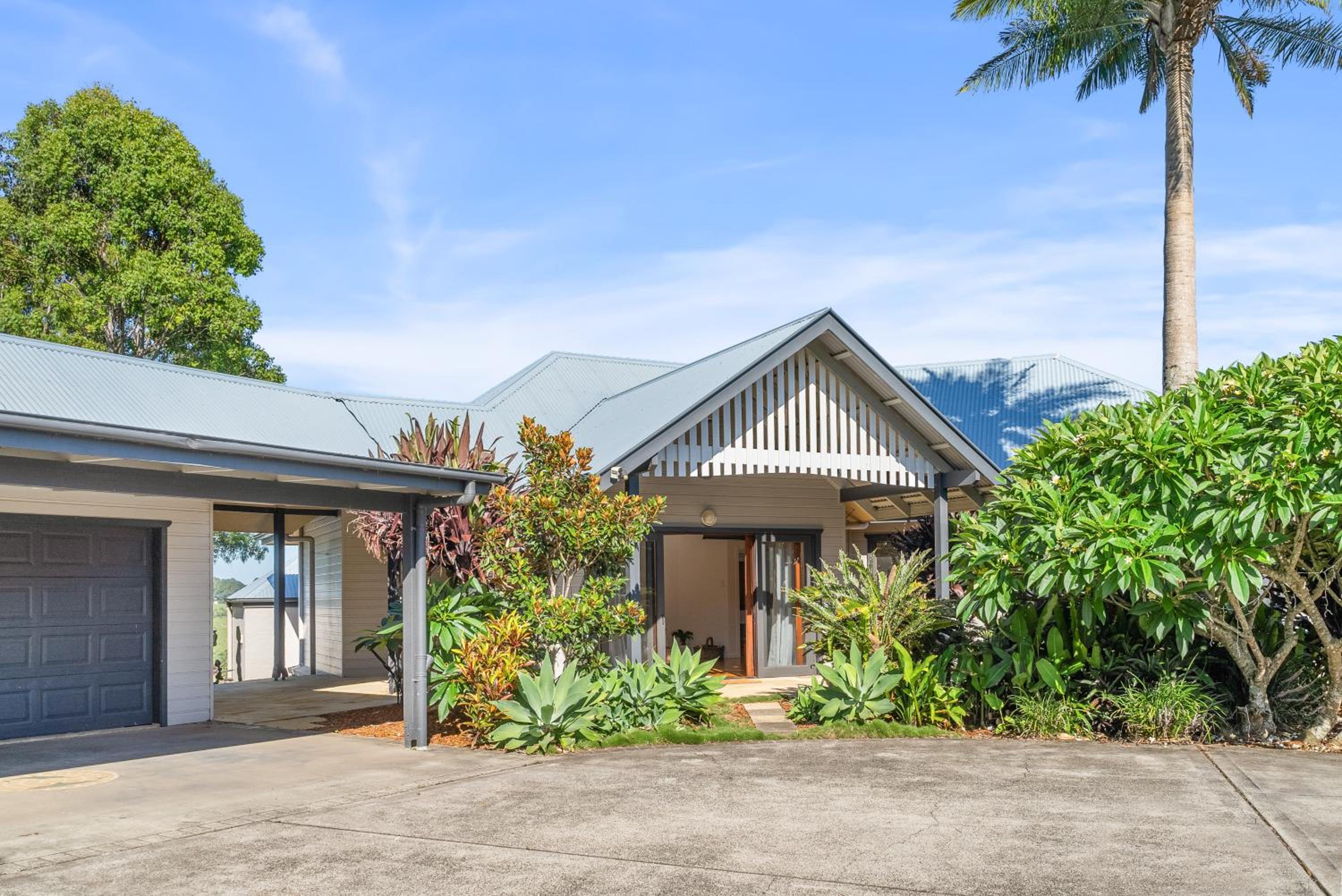 Byron Bay Hinterland Breeze 2bed & pool