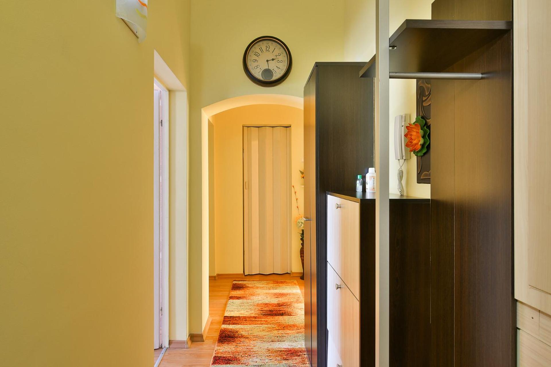 Cozy flat for 3 on a Budget