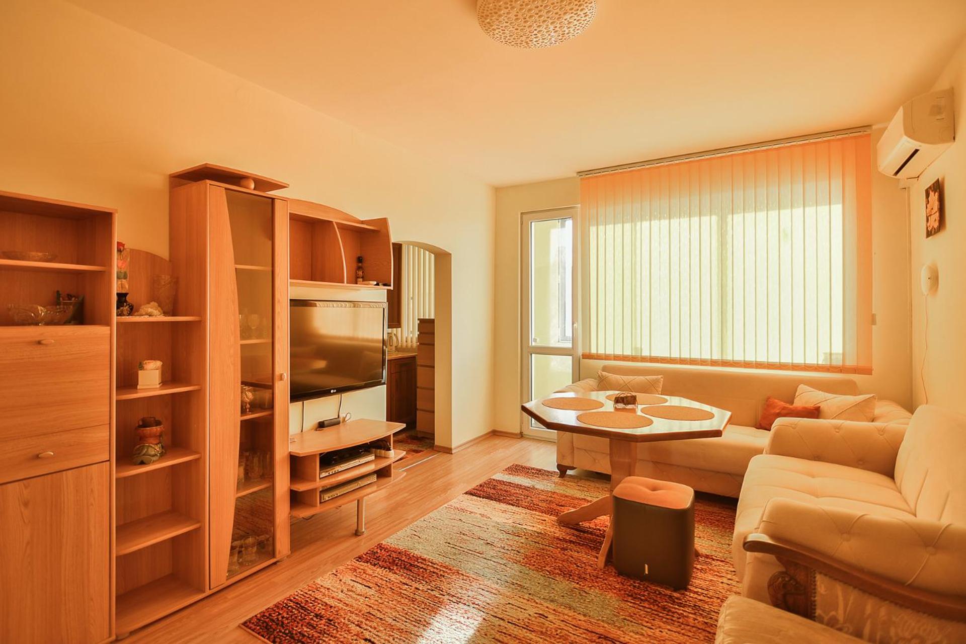 Cozy flat for 3 on a Budget