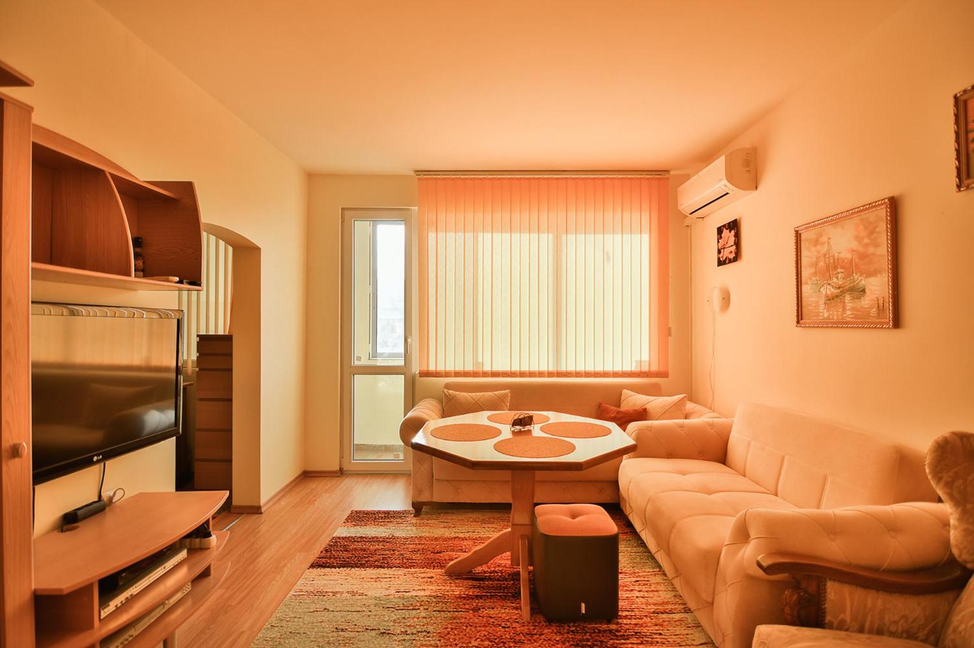 Cozy flat for 3 on a Budget