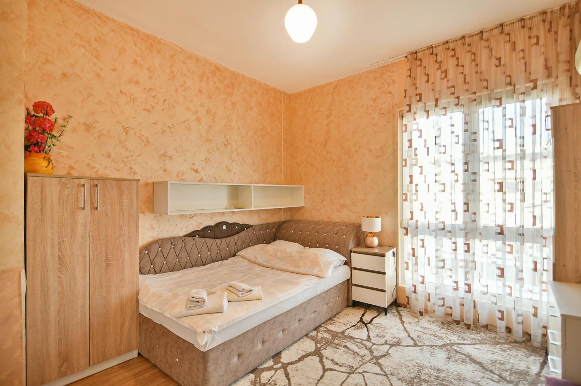 Cozy flat for 3 on a Budget