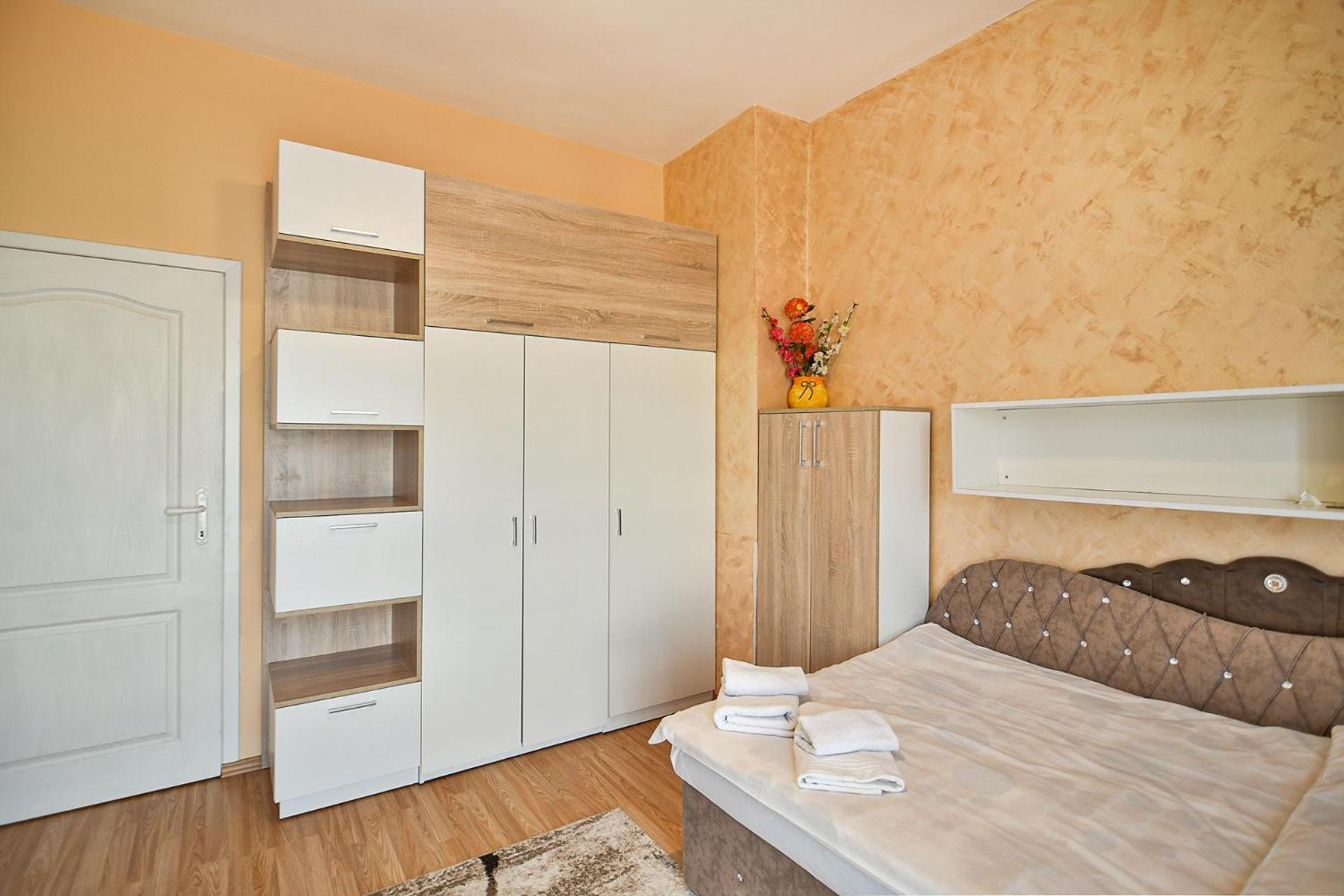 Cozy flat for 3 on a Budget