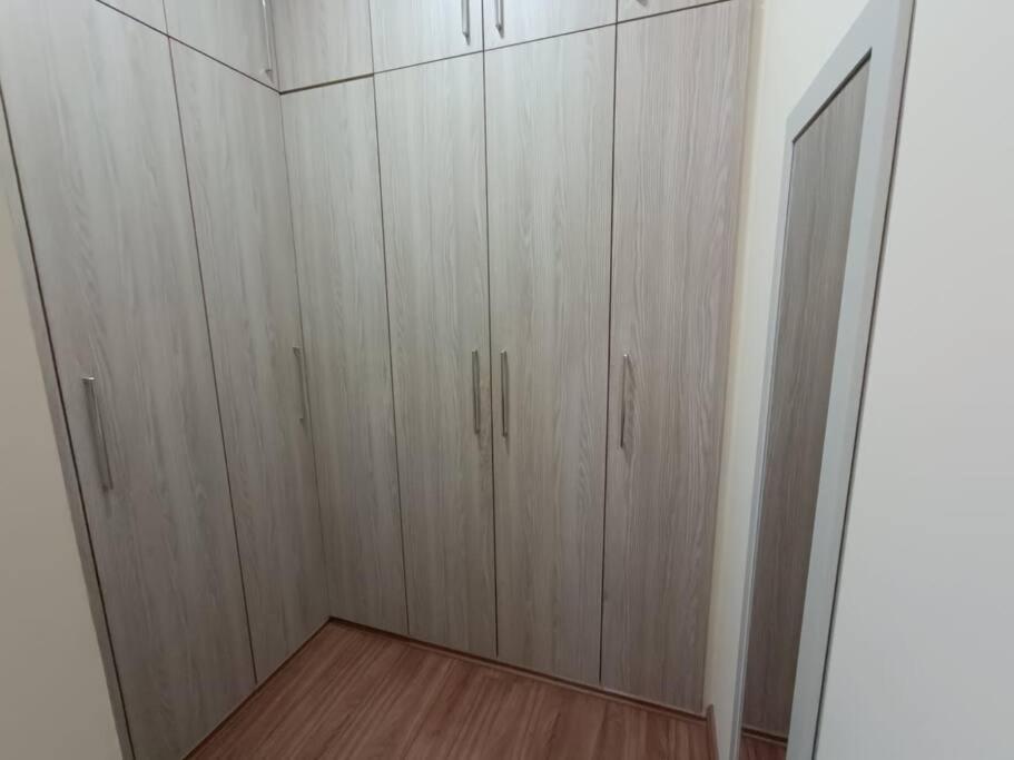 Studio Moderno a 5 Minutos da Praia - NSC371-702
