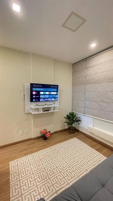 Studio Moderno a 5 Minutos da Praia - NSC371-702