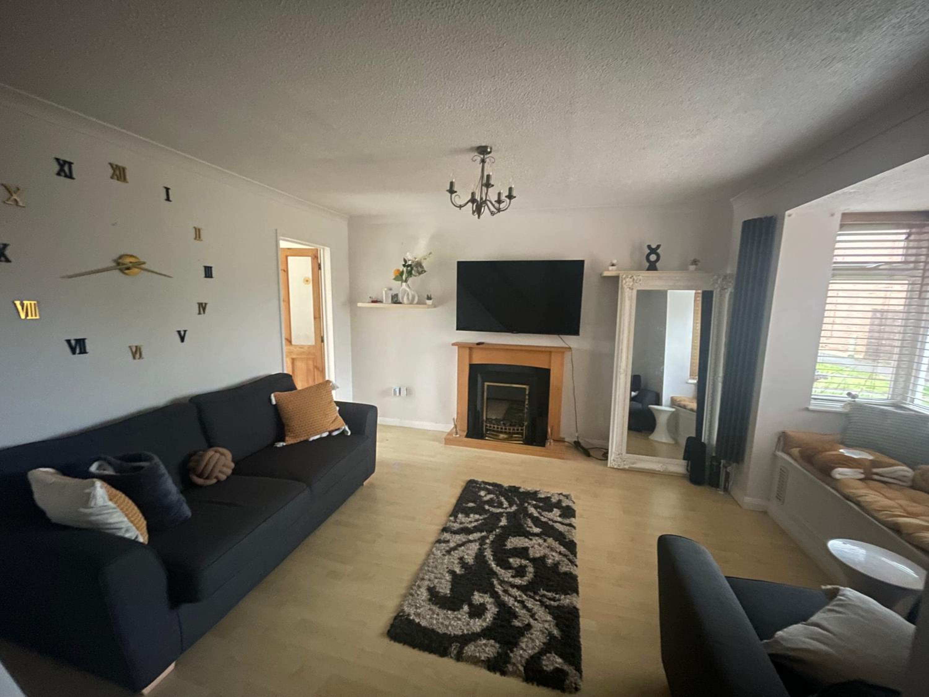 Double room in a cul de sac area view 4