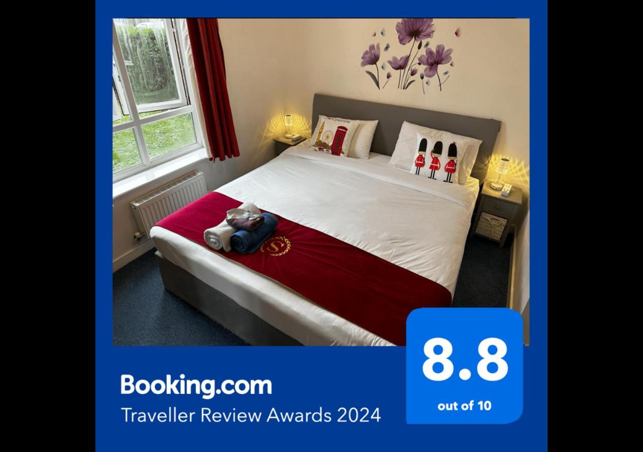 London 2 double bedrooms 2 Bathrooms Holiday Home - Parking SKYSPORTS, NETFLIX - 2 - 3 minutes walk to the Train station - 19min to London Liverpool Street