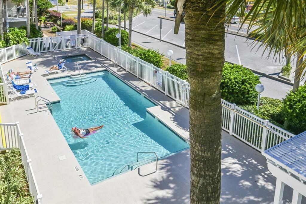 Grand Caribbean 310 - The Surf Shack view 5