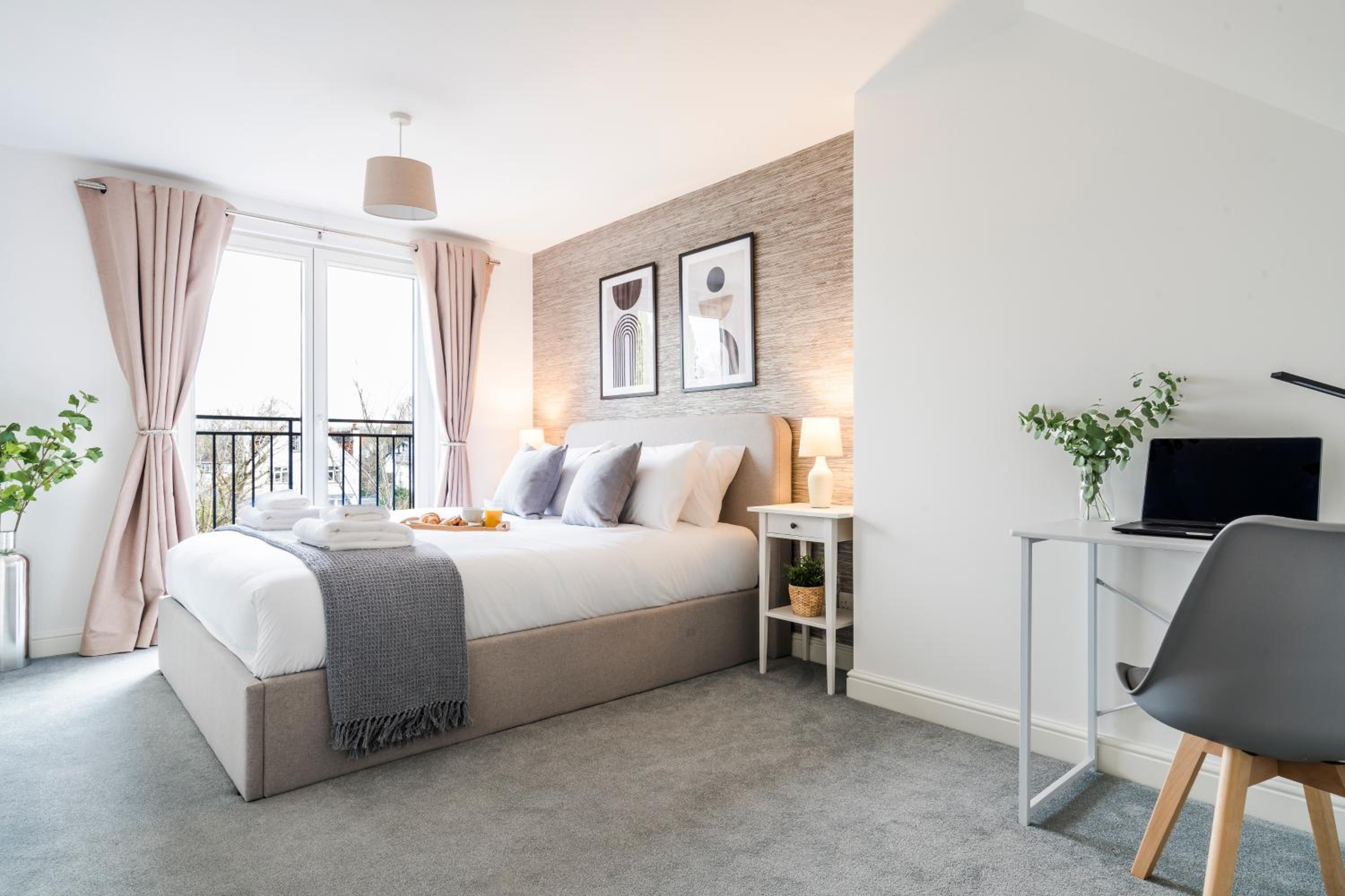 Cozy 3 Bedroom Terrace Cottage in Epsom