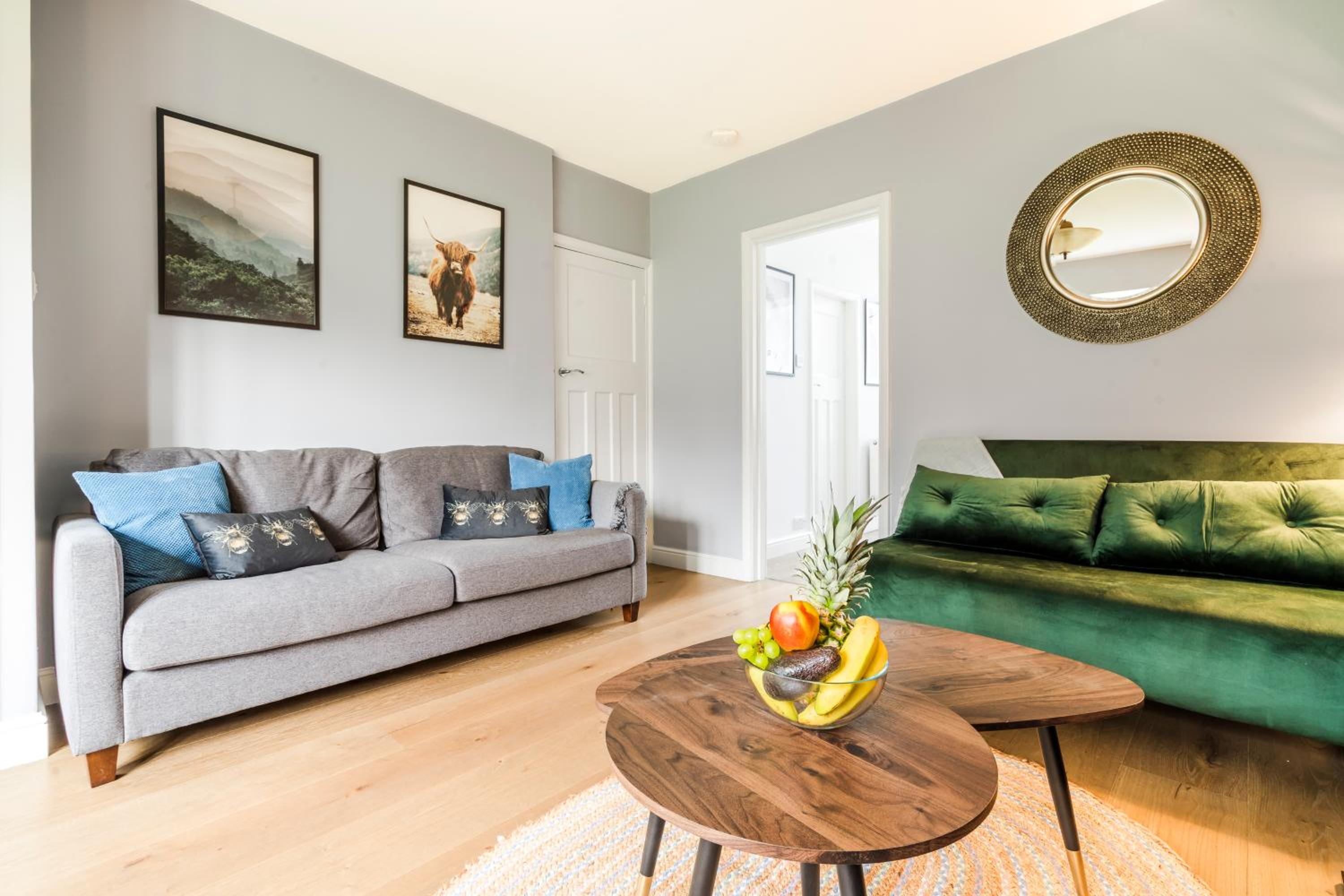 Cozy 3 Bedroom Terrace Cottage in Epsom