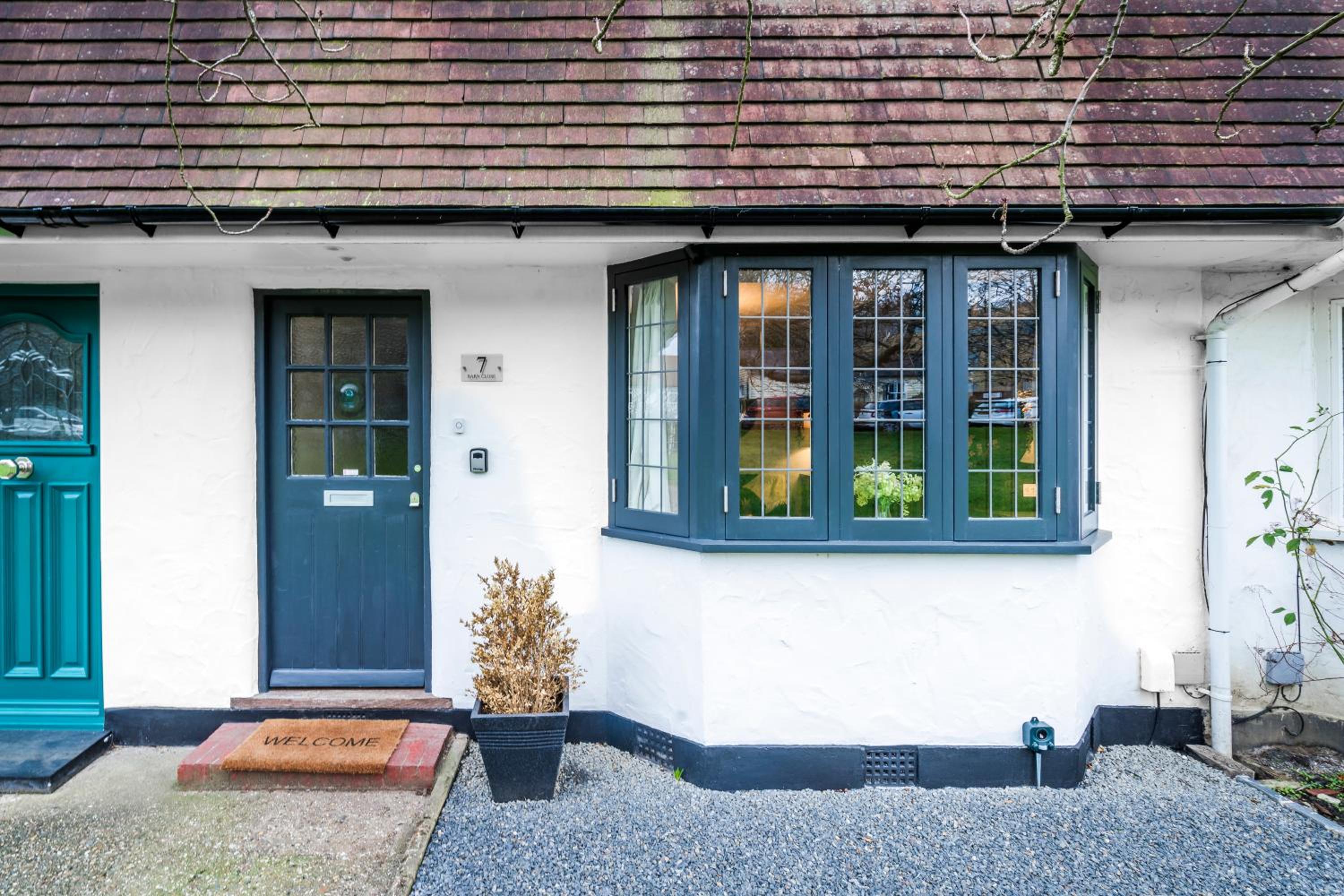 Cozy 3 Bedroom Terrace Cottage in Epsom