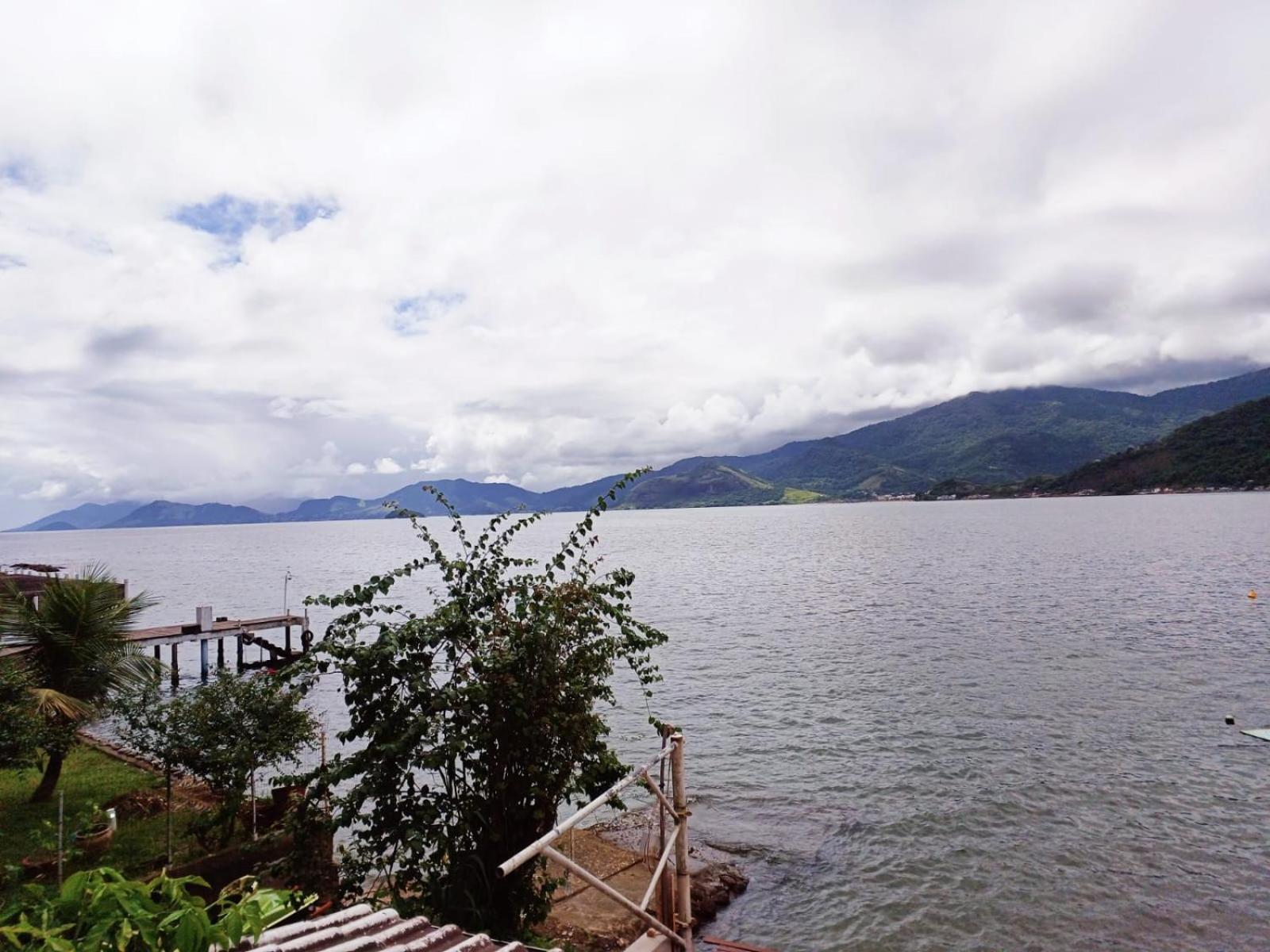 Casa na Ilha Jardim pé na areia