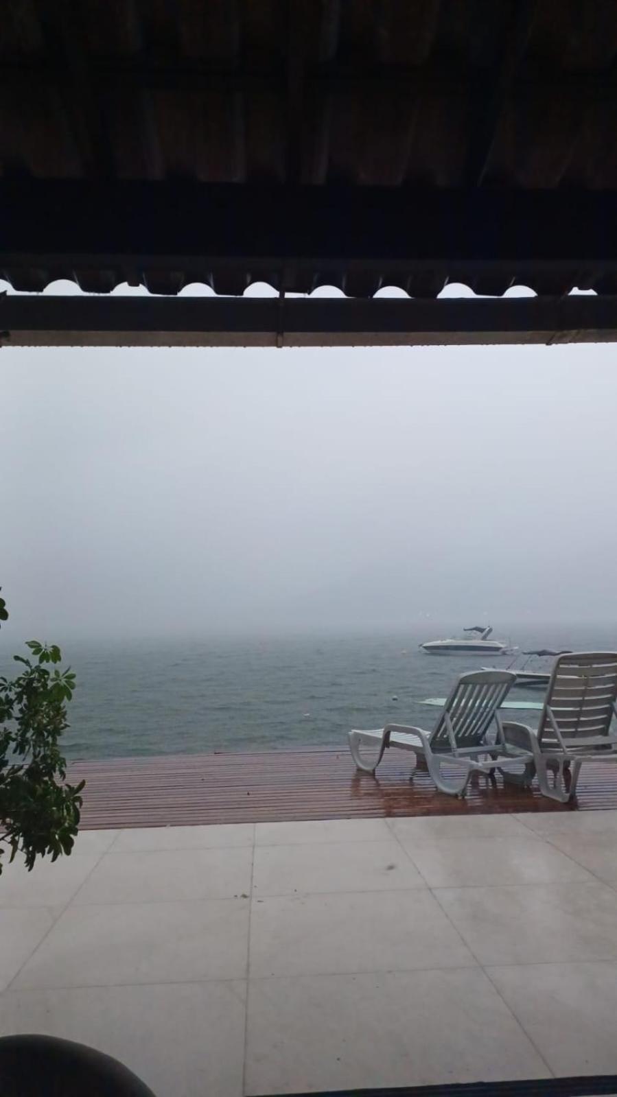 Casa na Ilha Jardim pé na areia