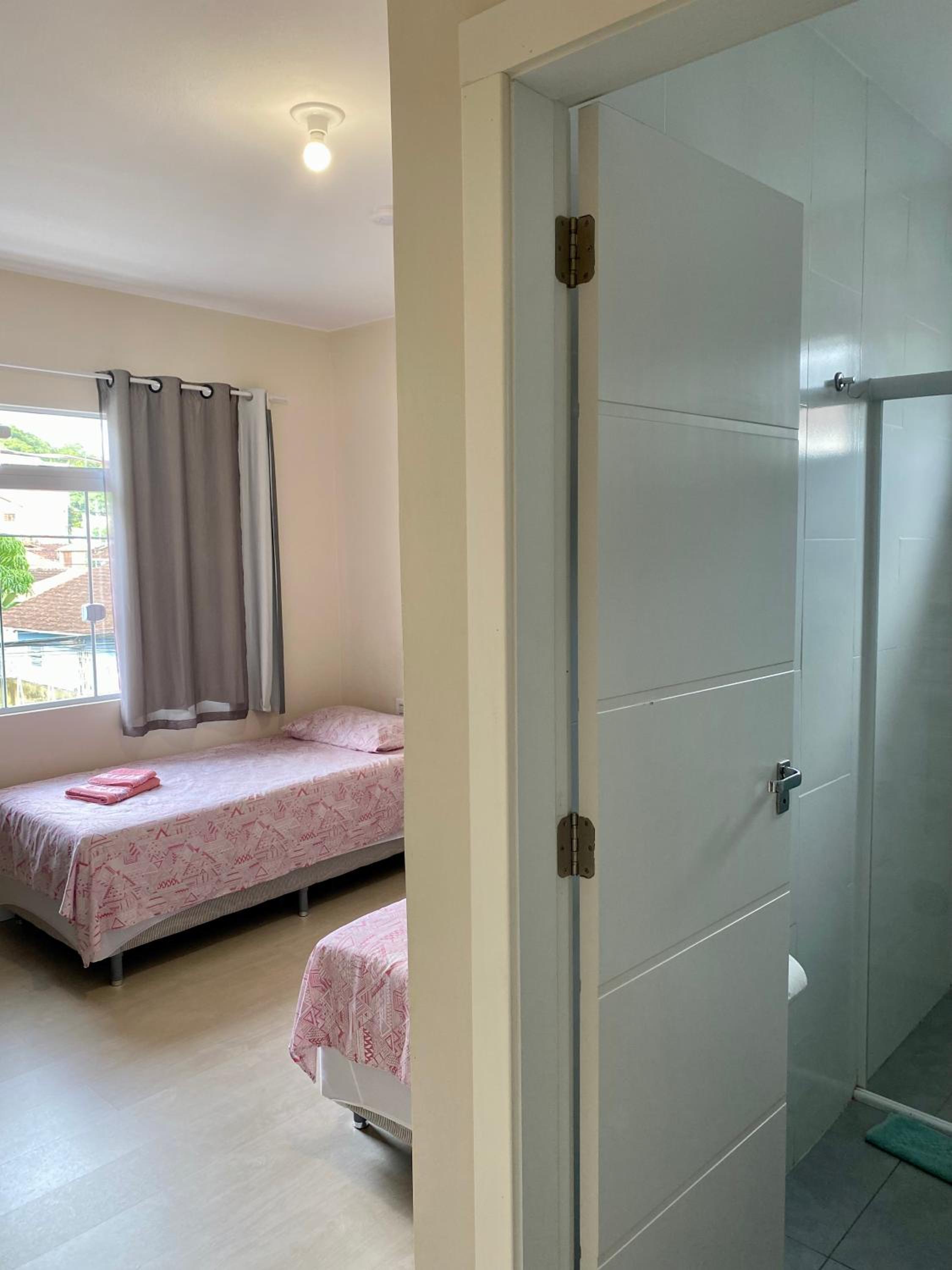 Casa temporada para grupos 10 Pessoas, prox. a vila Germânica Blumenau