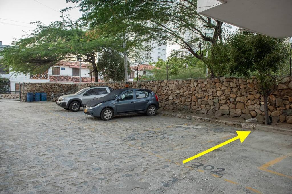 Cómodo apartamento con vista al mar y la montaña