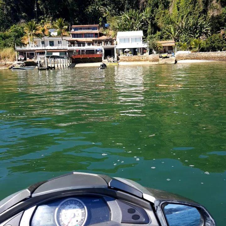 Casa na Ilha Jardim pé na areia