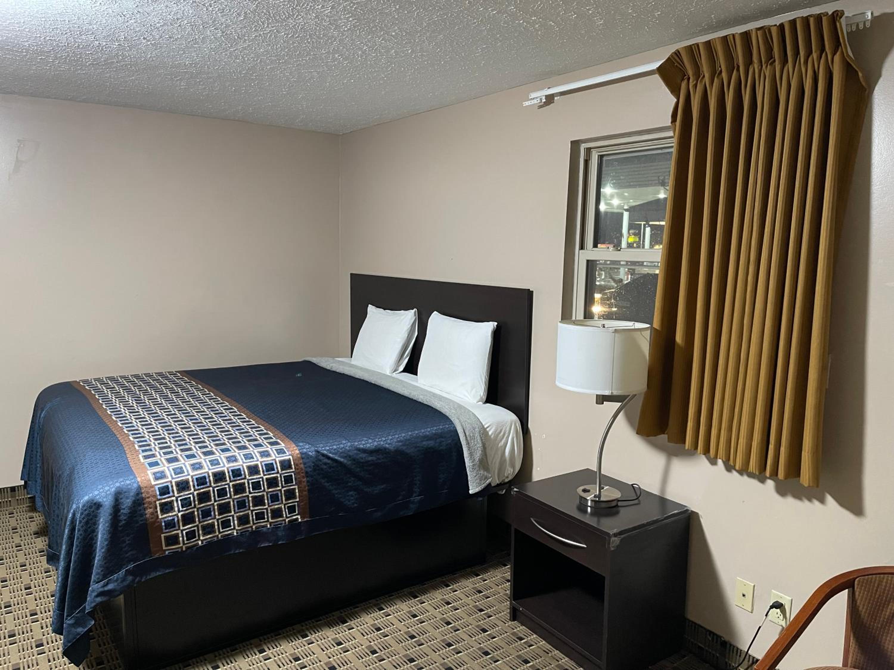 Economy Inn & Suites