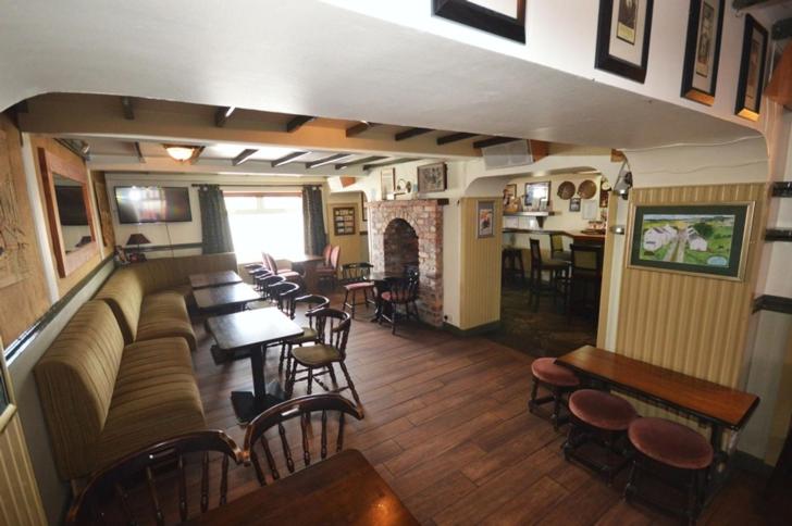 ANNORA Bar & Accommodation
