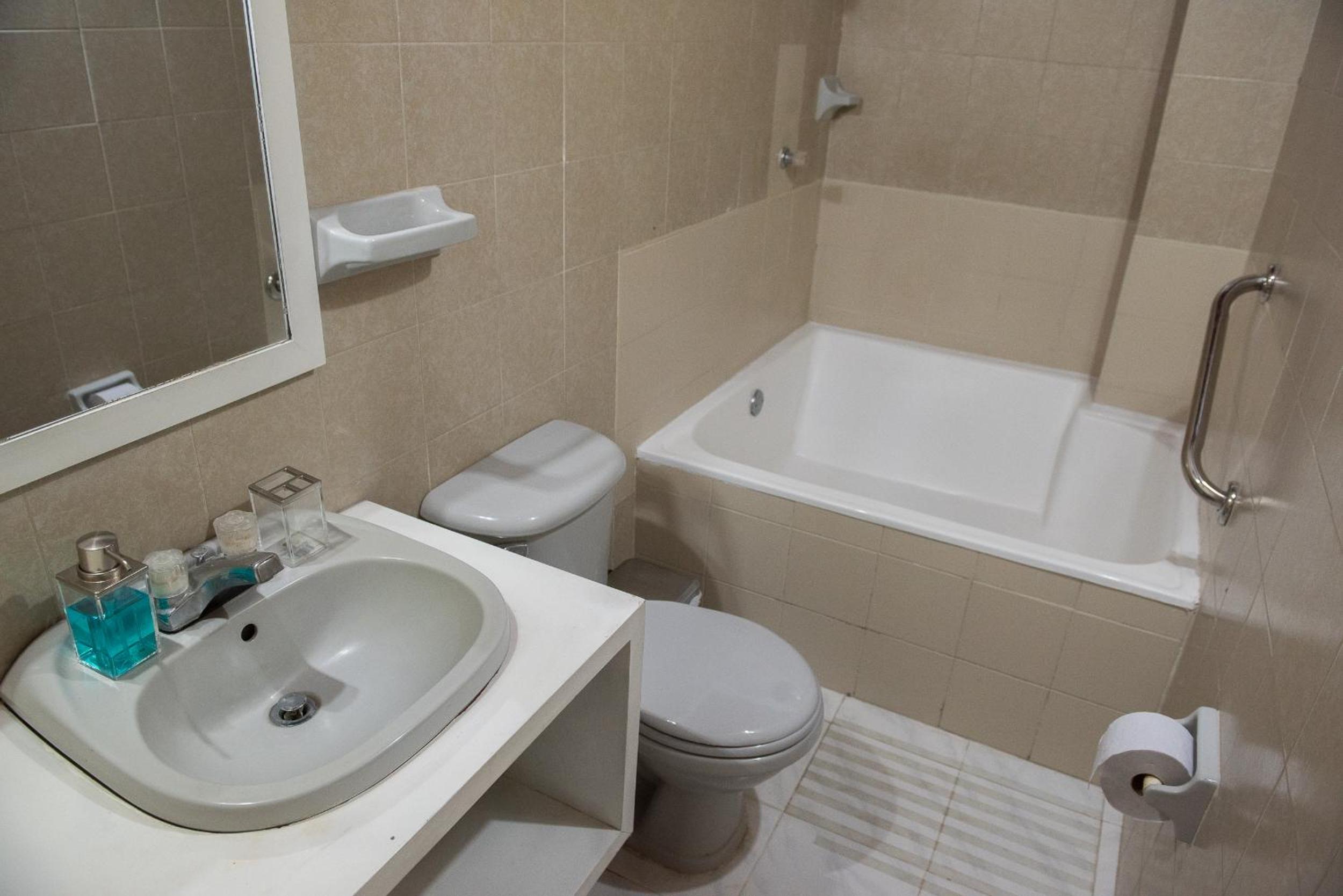 Cómodo apartamento con vista al mar y la montaña