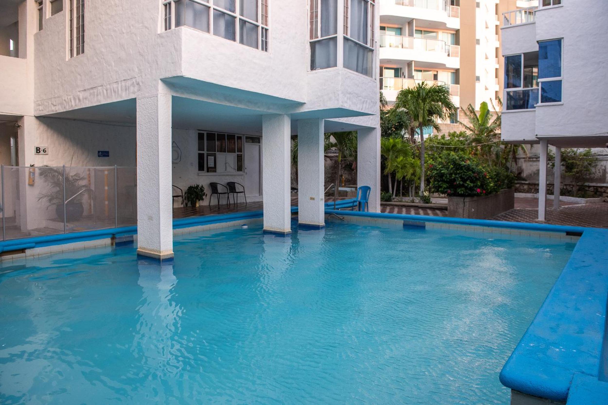 Cómodo apartamento con vista al mar y la montaña