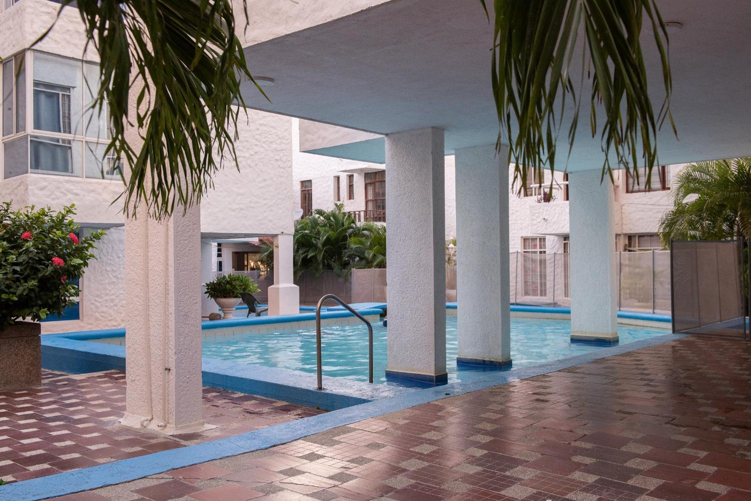 Cómodo apartamento con vista al mar y la montaña
