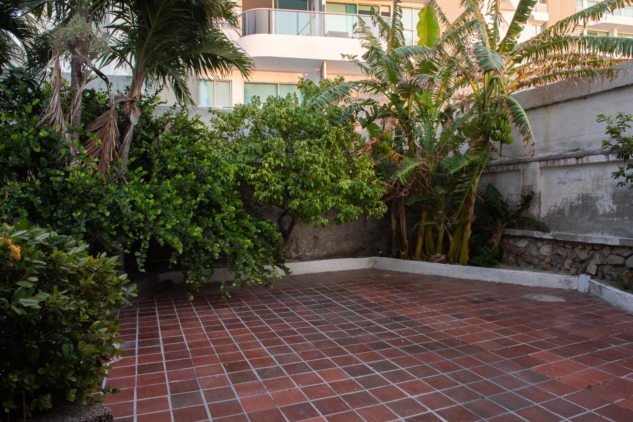 Cómodo apartamento con vista al mar y la montaña
