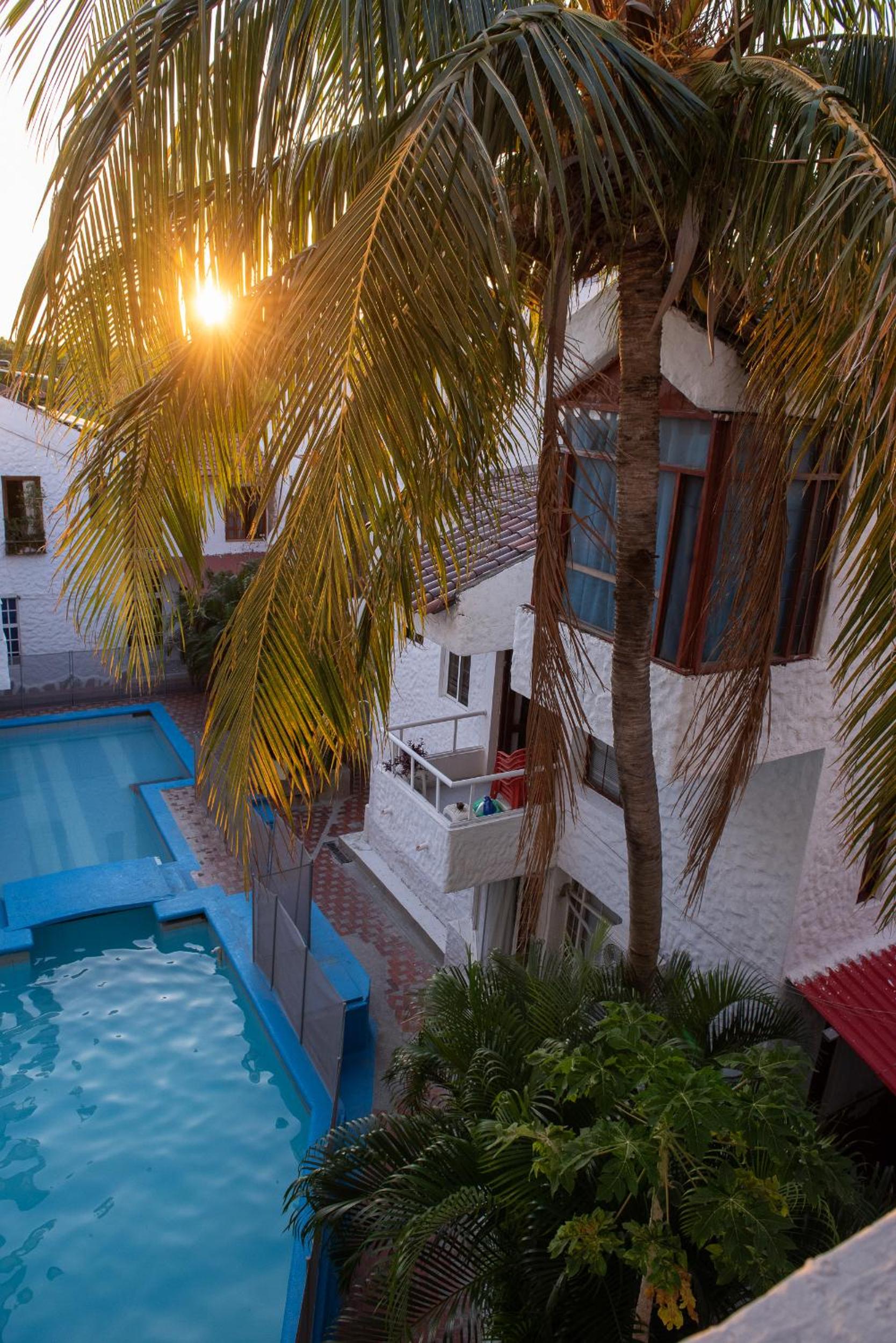 Cómodo apartamento con vista al mar y la montaña