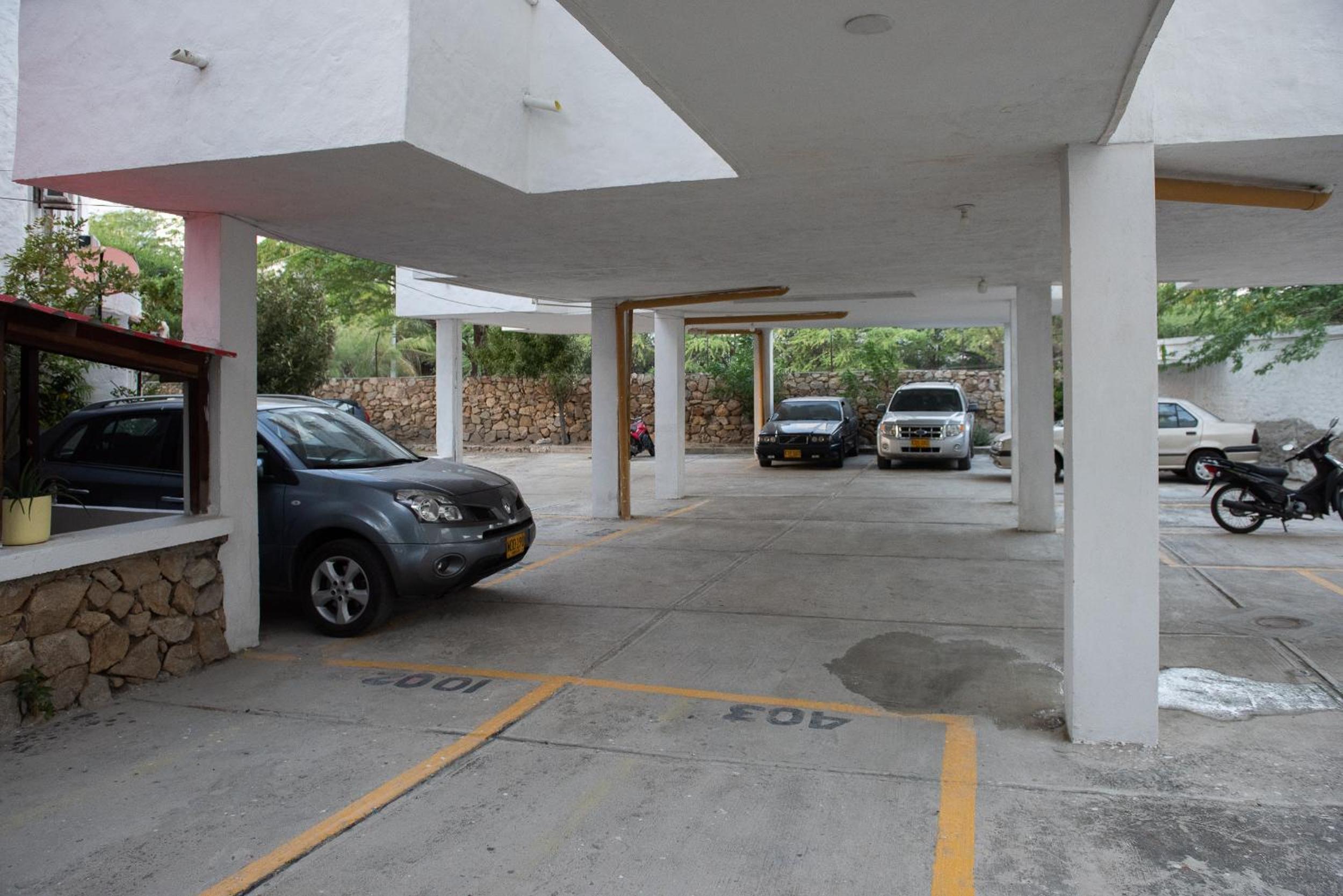 Cómodo apartamento con vista al mar y la montaña