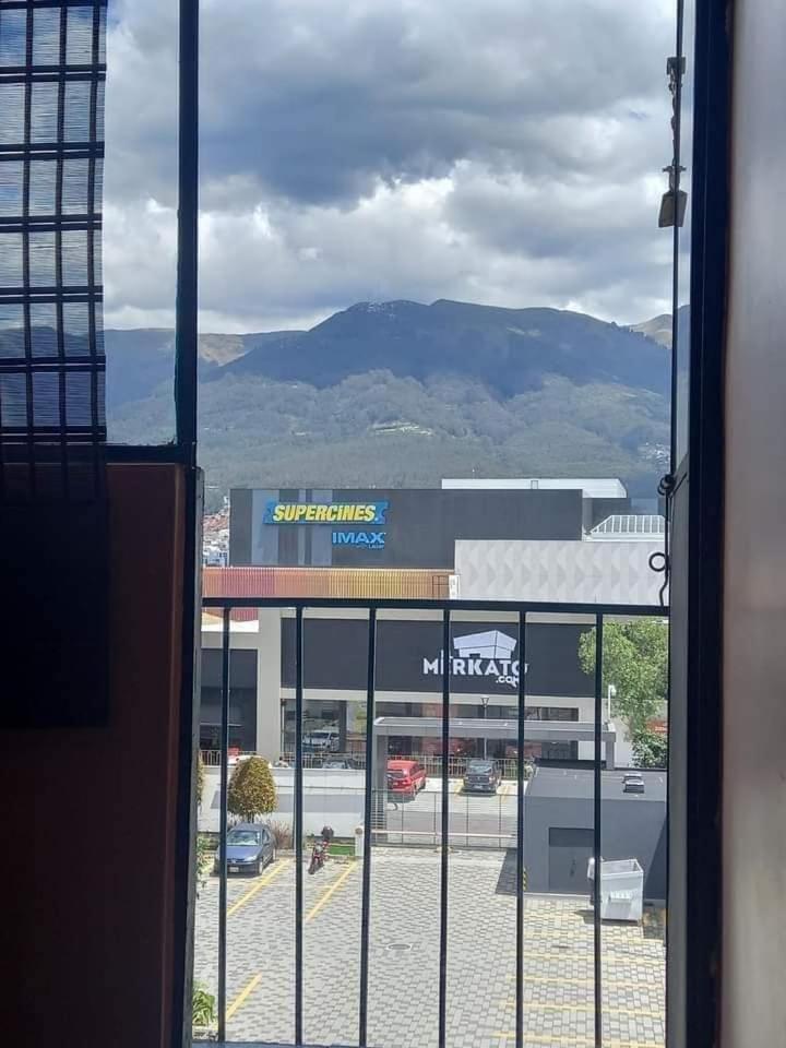 Departamento Amoblado en Quito Norte, sector la Udla Universidad Av Granados
